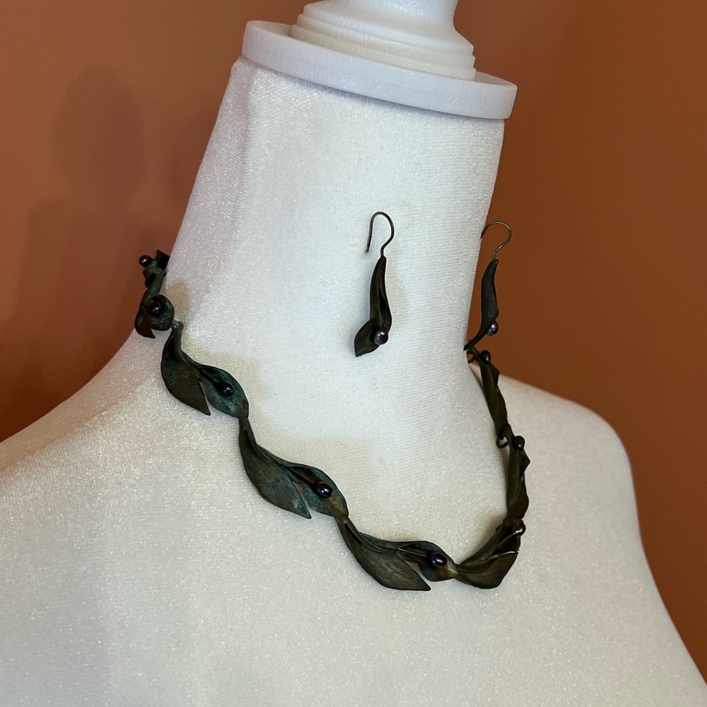 Michael Michaud Bronze & Pearl Botanical Leaf Collar Necklace & Earrings Set - Picture 3 of 5